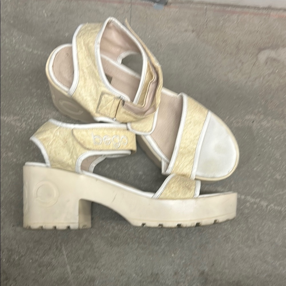 Bego‎ platform sandals